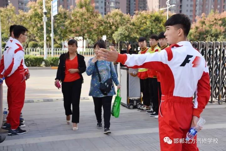 邯鄲北方汽修學(xué)校2017屆家長(zhǎng)會(huì)圓滿(mǎn)落幕 邯鄲北方汽修學(xué)校2017屆家長(zhǎng)會(huì)圓滿(mǎn)落幕