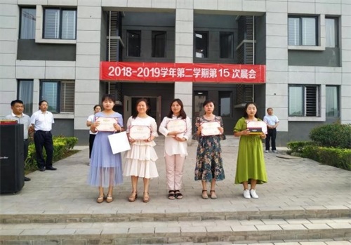 西安現(xiàn)代電子職業(yè)學(xué)校:熱愛文字書寫,傳承書法文化 西安現(xiàn)代電子職業(yè)學(xué)校:熱愛文字書寫,傳承書法文化