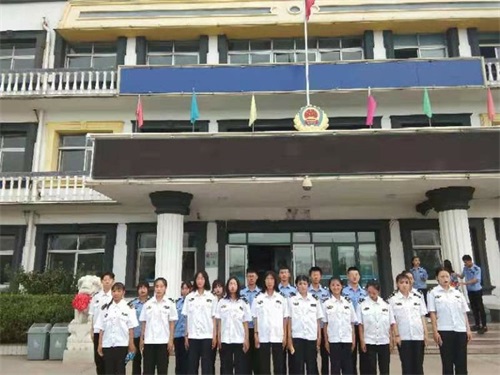 秦皇島山海關(guān)司法警官職業(yè)培訓學校寸草心敬老愛老活動 秦皇島山海關(guān)司法警官職業(yè)培訓學校寸草心敬老愛老活動