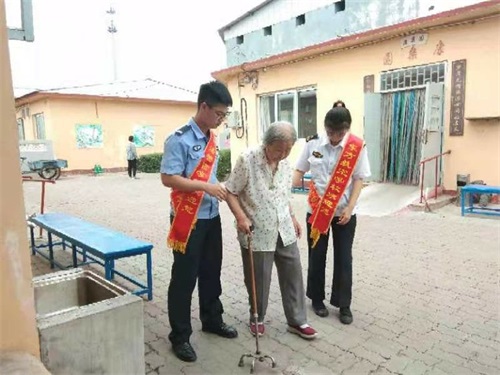 秦皇島山海關(guān)司法警官職業(yè)培訓學校寸草心敬老愛老活動 秦皇島山海關(guān)司法警官職業(yè)培訓學校寸草心敬老愛老活動