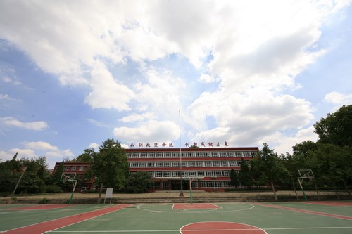 中國洛陽一拖技師學(xué)院是國辦的嗎? 中國洛陽一拖技師學(xué)院是國辦的嗎?