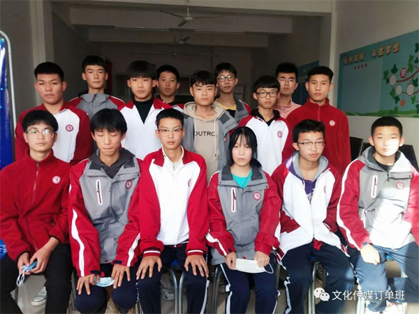 石家莊文化傳媒學(xué)校新媒體運營訂單班:“運指如飛”打字比賽總決賽開始啦! 石家莊文化傳媒學(xué)校新媒體運營訂單班:“運指如飛”打字比賽總決賽開始啦!