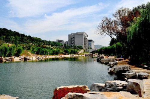 濟南大學(xué)空中乘務(wù)專業(yè)怎么樣? 濟南大學(xué)空中乘務(wù)專業(yè)怎么樣?