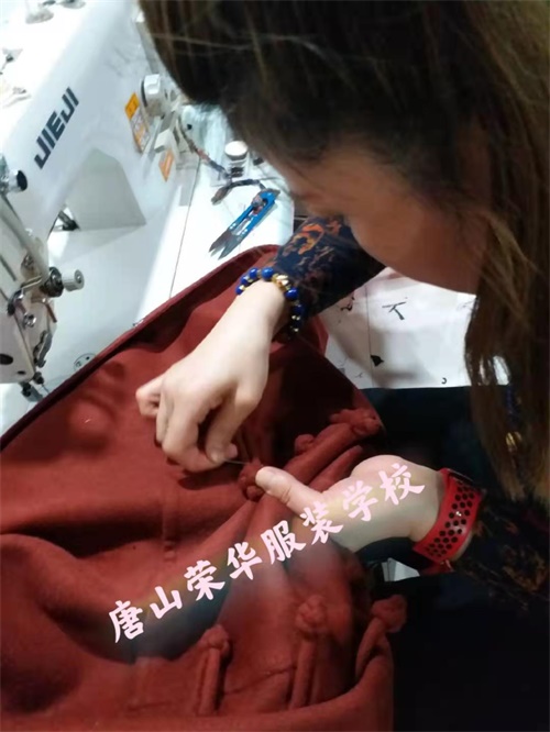 唐山榮華服裝學校辦學正規(guī)嗎? 唐山榮華服裝學校辦學正規(guī)嗎?